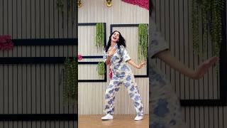 Jis roz se dekha | Dance Video | Khyati Sahdev | Danceaholic Studio | #ytshorts | Trending |