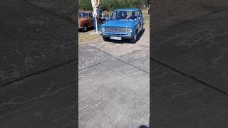 schöner blauer Lada 