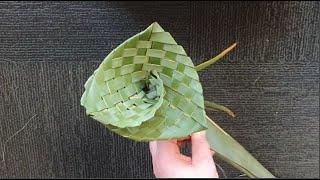 Raranga Putiputi - How to make a Lilly out of flax