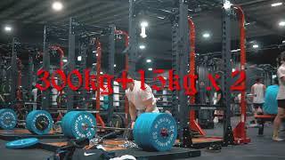 Kevin Booey 300kg + 15kg chains x 2 DEADLIFT