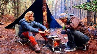 UK Bushcraft WildCamp In Heavy Rain- BBQ food, Plough Point, Pomoly Woodsman Stove, Bacon and Eggs.