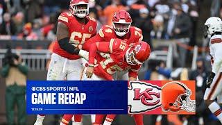 Patrick Mahomes exits game with ankle injury as Chiefs handle Browns on the road | Game Recap