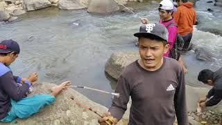 mancing di sungai, dapat ikan banyak langsung di masak rame rame