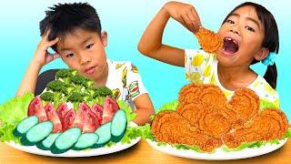 【学校ごっこ】野菜 VS お肉！体に良い食べ物どっち？Kaede and Ahtan Learn to Share Food Vegetables and Fried Chicken for Kids