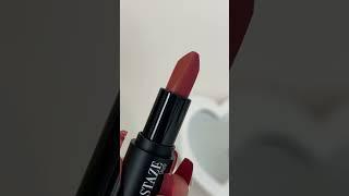 Viral 3-in-1 lipstick