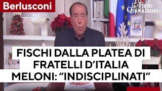 Militanti FdI spazientiti da Berlusconi: fischi. Meloni ironizza: "Siete indisciplinati"