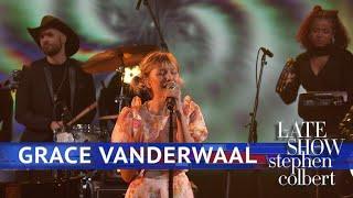 Grace VanderWaal Performs 'Clearly'