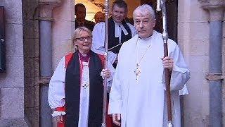Kirche von Irland weiht Frau zum Bischof