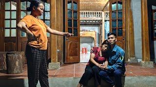 The single mother came to live with the police officer and the police mother's harsh reaction