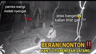 HANTU TERTANGKAP KAMERA?? NEKAD UJI NYALI SENDIRI DI RUMAH DEKAT KUBURAN ANGKER