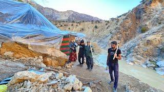  Omid Family's Self-Sacrifice: Relatives Help Build a House | Nomadic Life & Family Bonds 