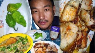 Eating crispy pork mix vegetables noodles and bitter gourd Bachus pickle || kents vlog.