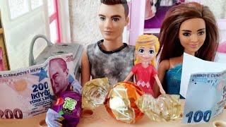 Polly Pocket Bayramda Harçlık Topluyor Paralarlar Sahte Anne Barbie