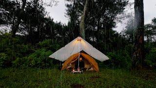 SOLO CAMPING IN RAINSTORM - RELAXING CAMPING WITH THE SOUND OF THE RAIN