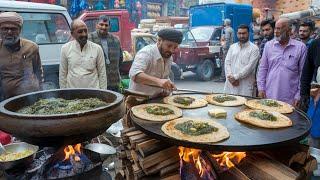 CHEAPEST PUNJAB STREET FOOD BREAKFAST AT ROADSIDE | SAAG PARATHA POINT | 400Rs FOR AALO SAAG PARATHA