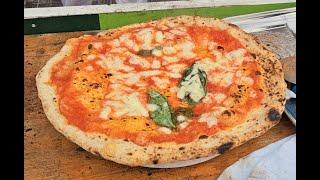 L"antica Pizzeria "Da Michele" dal 1870 Nápoly Pizza Village 2024 Interjú a tészta készítőjével!
