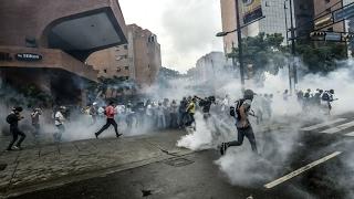 Venezuela: Teenager protestor dies as political unrest continues