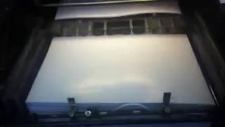 Вырубка коробок из картона.