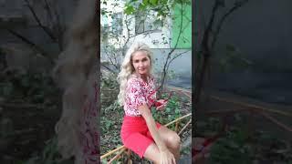 в деле красные шорты