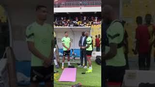 Legend Anthony Baffoe having a word with blackstars captains Jordan and Dziku before training #ghana