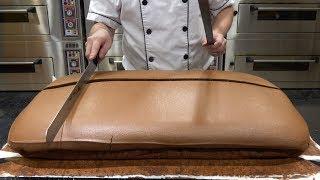 Original Chocolate Jiggly Cake Cutting