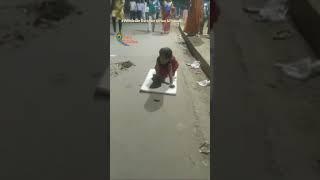 Five years old Girl doing danvat Goverdhan Parikrama| 5 साल कि बच्ची गोवेर्धन् दंडवत परिक्रमा 