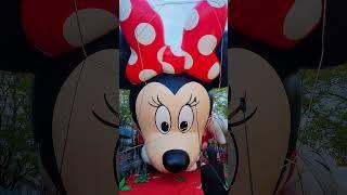 new Minnie Mouse balloon: Macy's Balloon Inflation