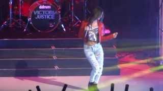 Victoria Justice - "Shake" (Live in Del Mar 6-22-13)