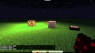 Механизом с датчиком дневного света. В Minecraft