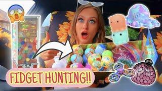 FIDGET HUNTING AT VENDING MACHINES AND SECRET STORES!! *I FOUND RARE GOLD FIDGETS!!*