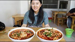 Street Food in Yunnan China - Rice noodles + stinky tofu