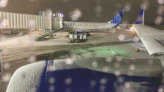 SNOWY Takeoff + De-Icing – United Airlines 737 MAX-8 – PWM-EWR – N17337