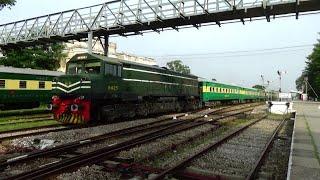 Chugging sound of ZCU 20 leading Tezgam 7up passing through Jhelum with full flow Pakistan Railways