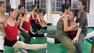 Strict flexibility training by the teacher|過酷な柔軟特訓 女子強制開脚痛い厳しい泣く