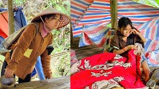 To visit the deserted shelter after a difficult time go making a living, harvesting bananas to sell