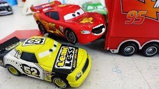 Мультики про Машинки ТАЧКИ 3 Молния Маквин Гонки и новые МАШИНКИ Disney CARS 3 Игрушки