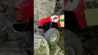 Rc4wd Toyota extracab on the trail. #offroad #toyotahilux