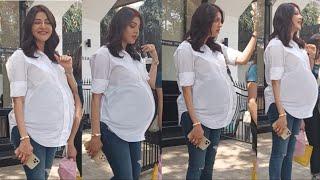 Pregnant Kajal Agarwal Massive Baby Bump Flaunt at Bandra Salon