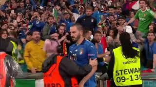 Italy’s Bonucci getting mistaken for a fan trying to get onto the pitch