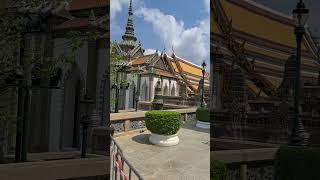 MAGNIFICENT TEMPLE AT THE GRAND PALACE BANGKOK: THAILAND