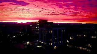 Striking red sunrise captured in time-lapse over U.S. city