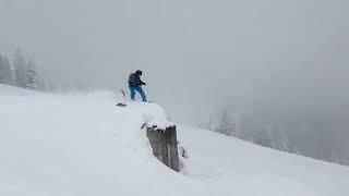 Snowboard Sprung über Bunker Montafon