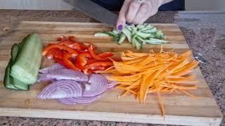 Салат из капусты с зелёным горошком.Cabbage salad