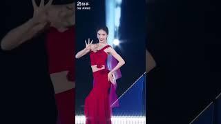 金晨舞蹈功底太好了，又美又飒 #女神 #金晨 #舞蹈