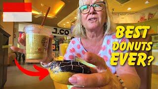 My Mom tries ‘THE WORLD’S BEST DONUTS’ at J.CO Indonesia 