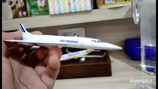 unboxing new Concorde airplane model