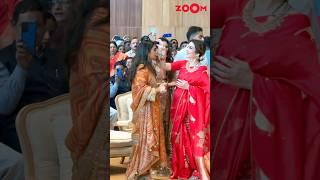 Nita Ambani FIXES Isha Ambani's hair & tells her to sit next to Mukesh Ambani at the mass wedding