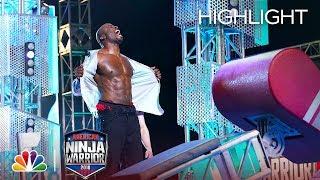 Akbar Gbajabiamila's Ninja Warrior Run for Red Nose Day - American Ninja Warrior 2018