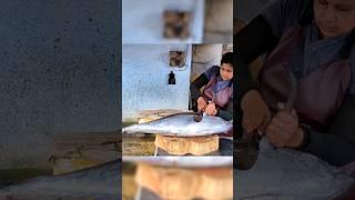 Huge BLUEFIN TUNA FISH CUTTING STRONG WOMEN ISLAND VILLAGE FISH MARKET IN SRI LANKA #fishing #FISH