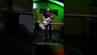 Chase Coleman sings ' With or without you' ( U2 cover) live in Aachen